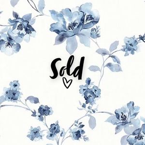 SOLD🤍